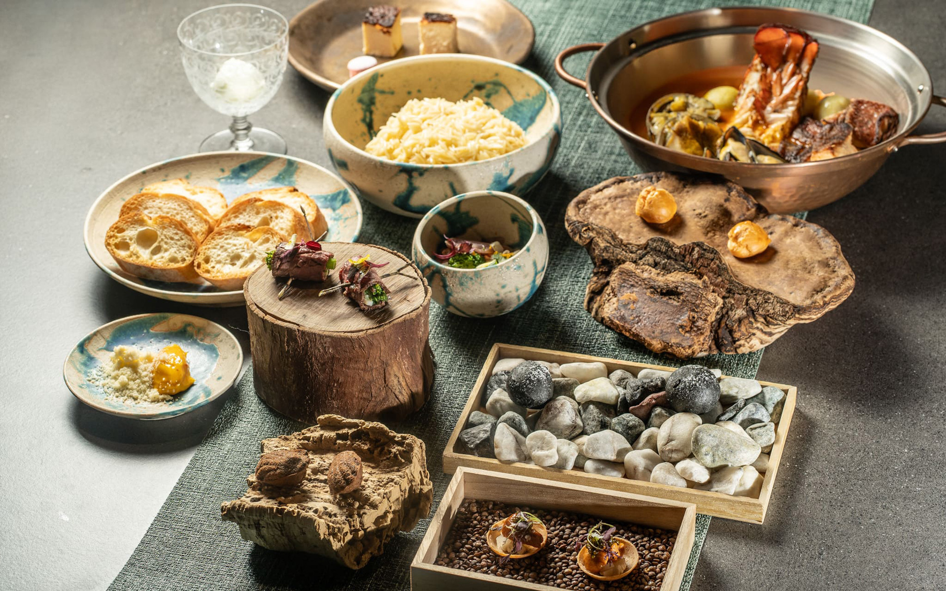 海の恵み 魚介の旨味を味わうフレンチコースの一例